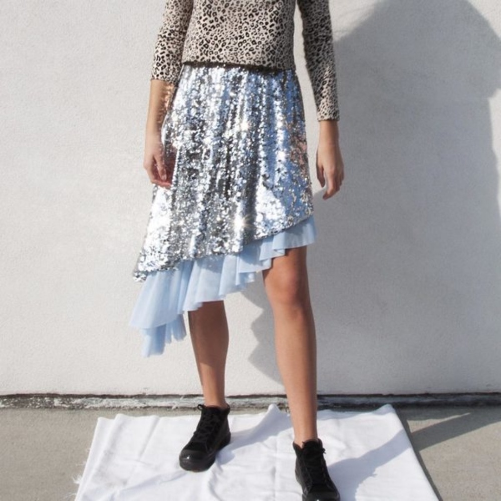 SANDY LIANG Silver Sequin Skrrt Skirt US 2 NWT